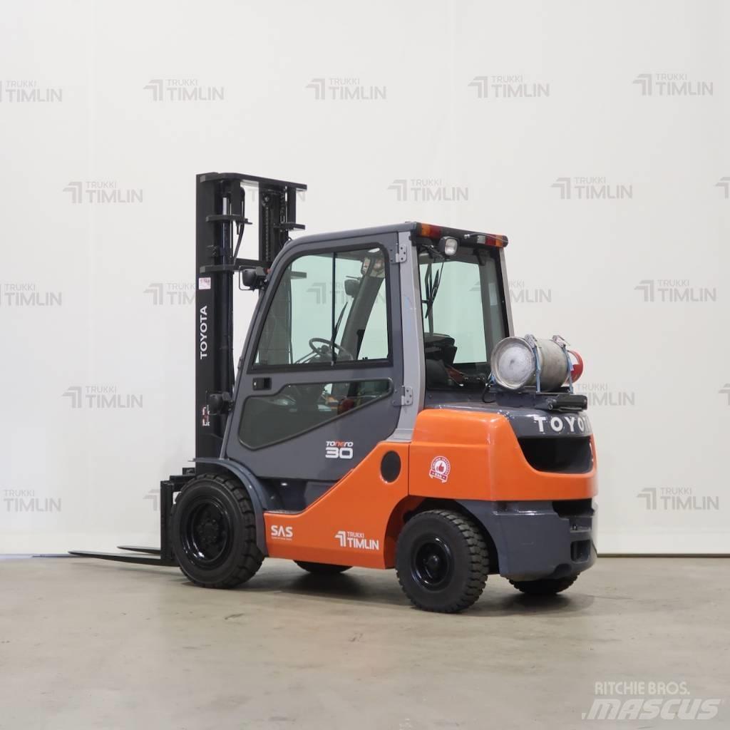 Toyota 02-8FGF30 Empilhadores a gás