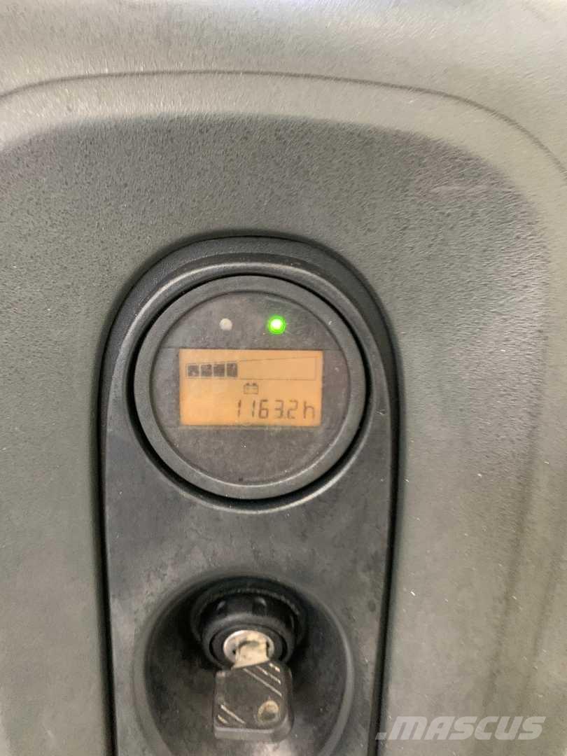 Linde L12 Empilhador para operador externo