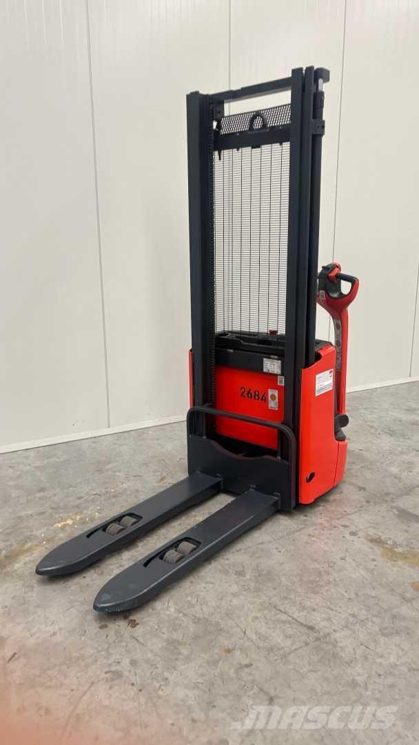 Linde L12 Empilhador para operador externo