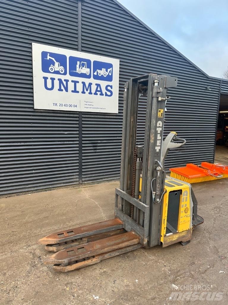 Atlet TS140 Empilhador para operador externo