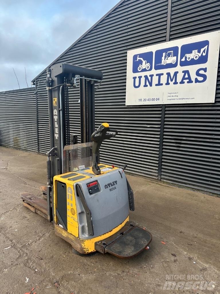 Atlet TS140 Empilhador para operador externo