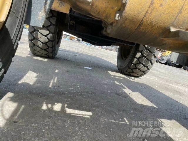 CAT IT 14 G Carregadeiras de rodas