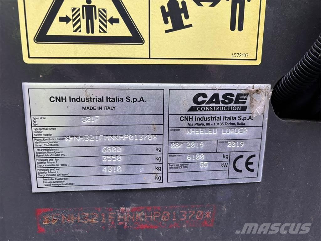 CASE 321f Carregadeiras de rodas
