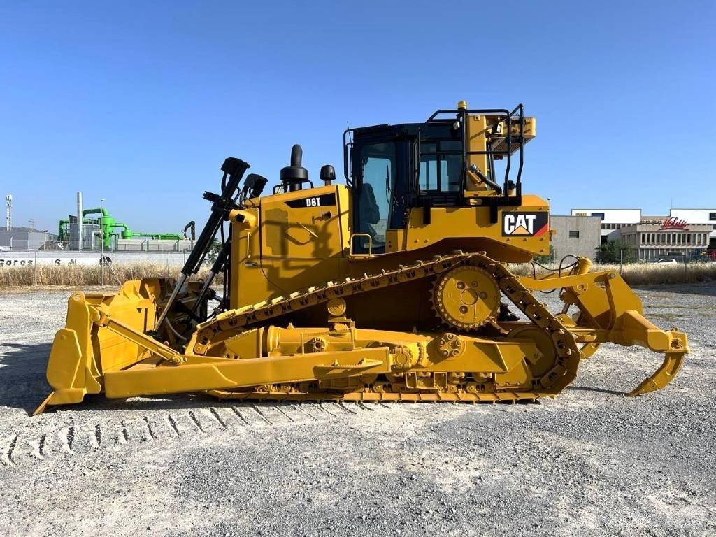CAT D 6 T Dozers - Tratores rastos
