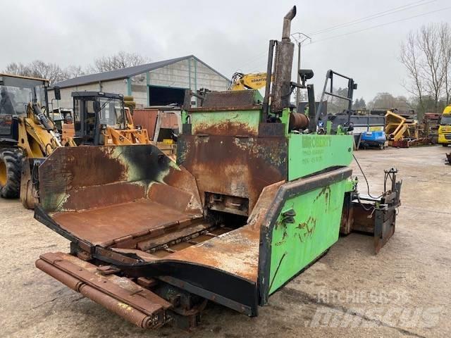 Demag DF 60 C Espalhadoras de asfalto