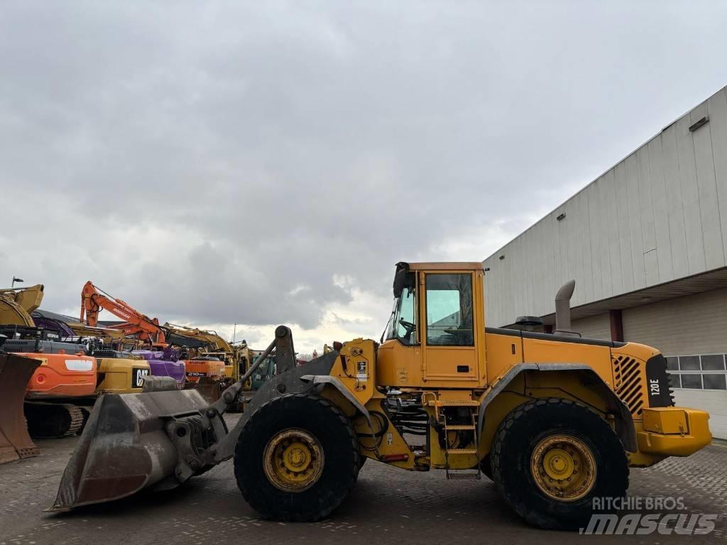 Volvo L 120 E Carregadeiras de rodas
