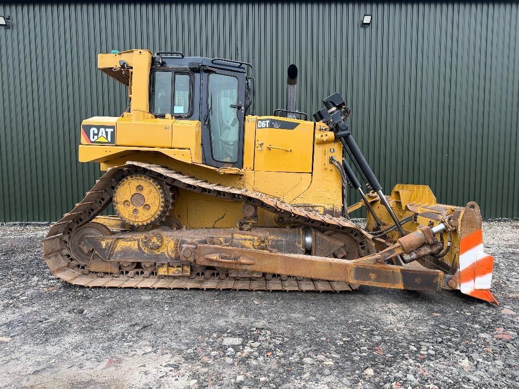 CAT D 6 T LGP Dozers - Tratores rastos