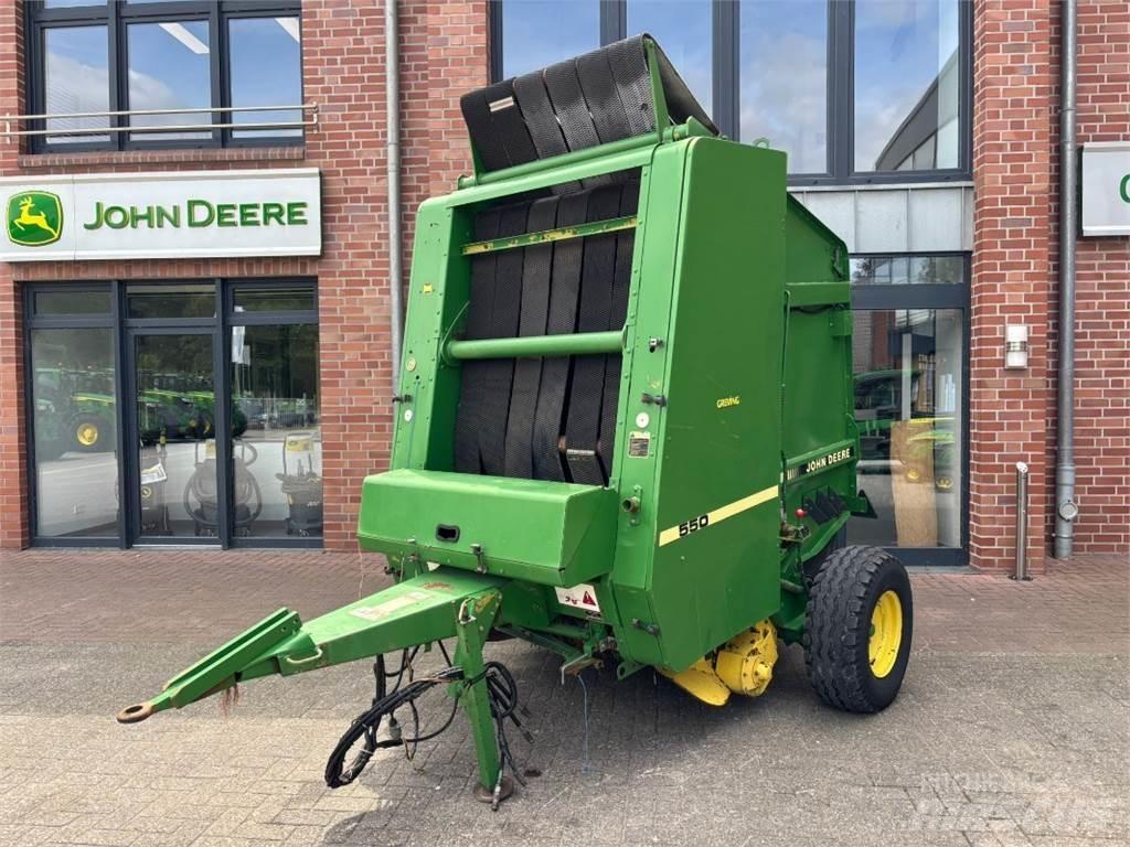 John Deere 550 Enfardadeira de rolos