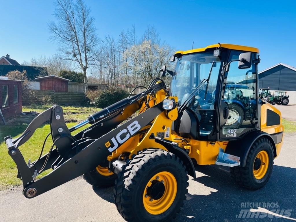 JCB 407 Carregadora multifunções