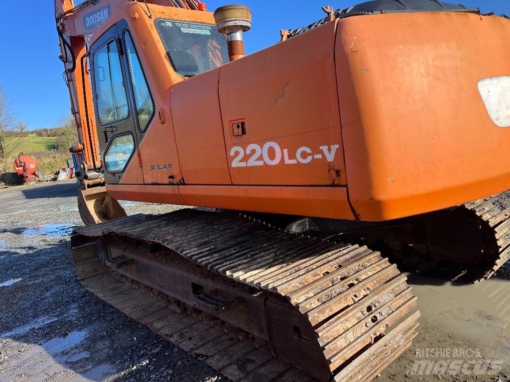 Doosan DX 220 Escavadeiras de esteiras