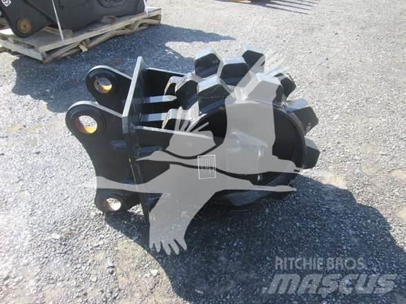  GIYI CAT 320 Pneus