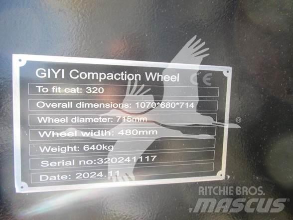  GIYI CAT 320 Pneus