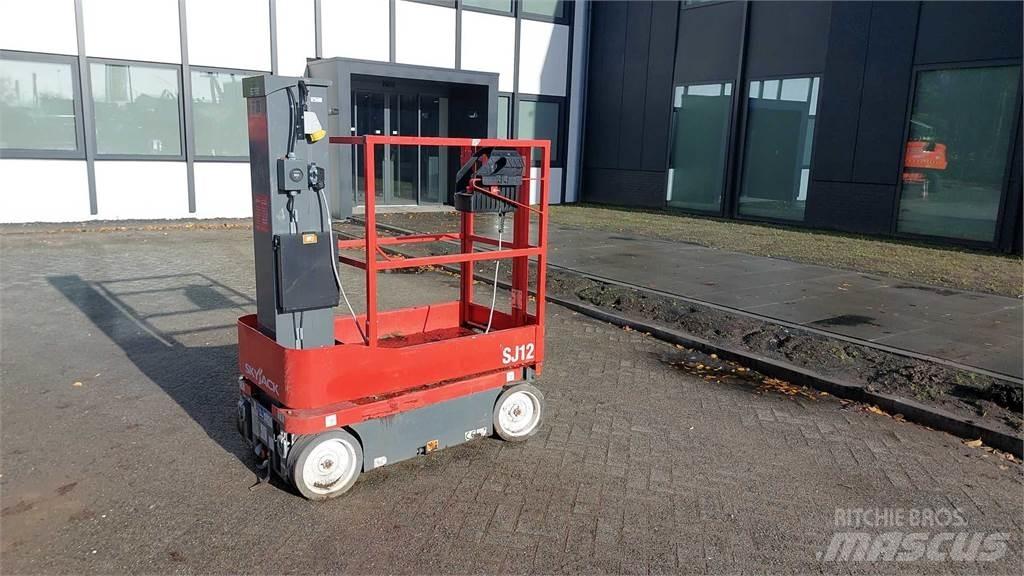SkyJack SJ12 Outros elevadores e plataformas