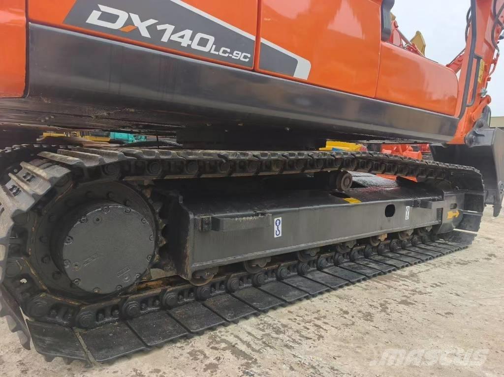 Doosan DX 140 Escavadeiras de esteiras