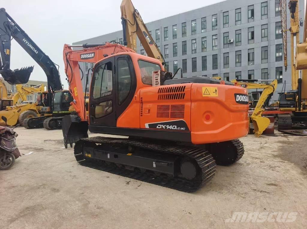 Doosan DX 140 Escavadeiras de esteiras