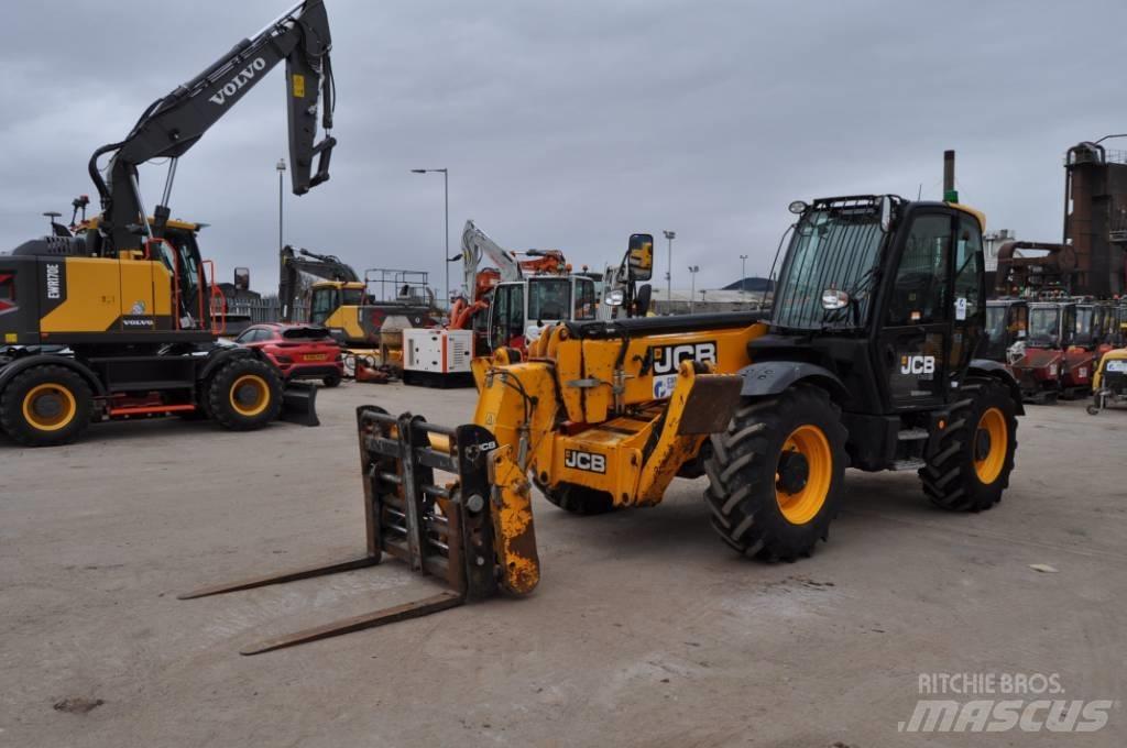 JCB 540-140 Manipulador telescópico