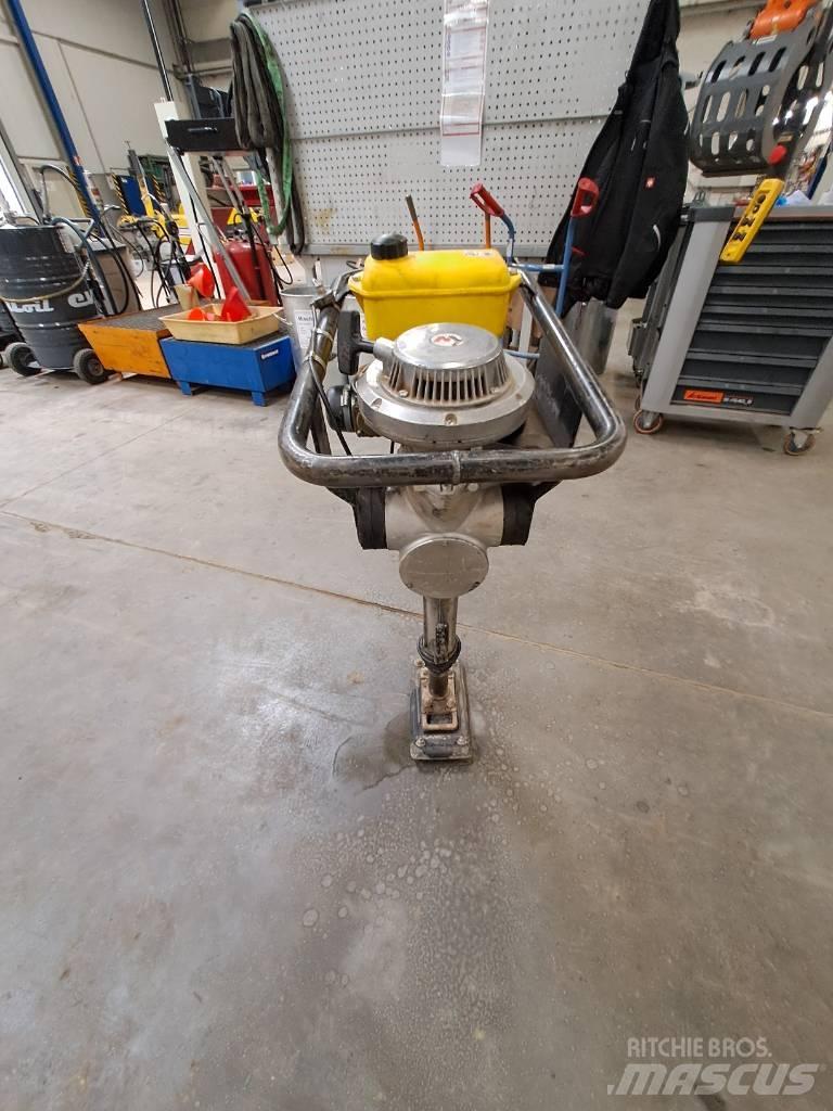 Wacker Neuson BS30 Saltitões