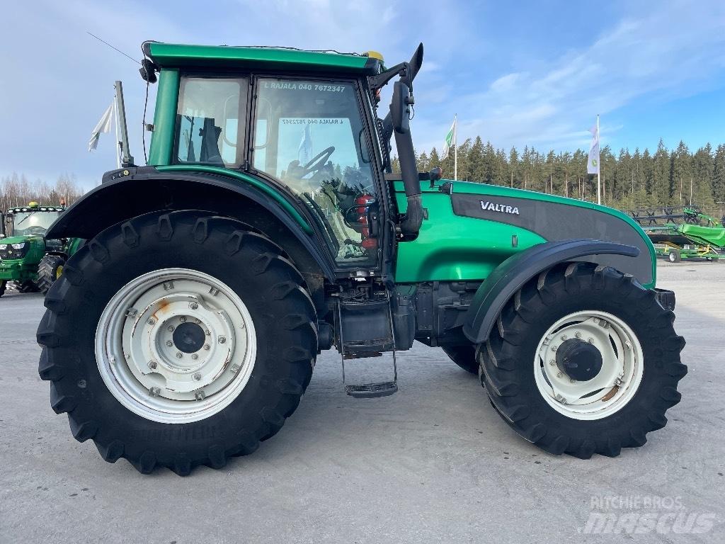 Valtra T 151 Tratores Agrícolas usados