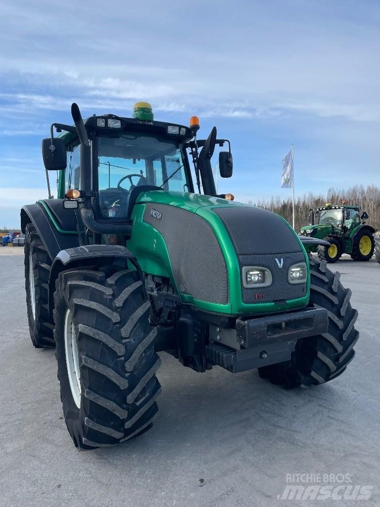 Valtra T151 Tratores Agrícolas usados