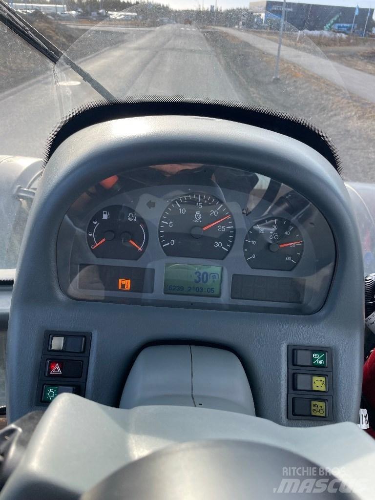 Valtra T151 Tratores Agrícolas usados