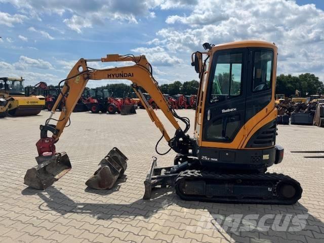Hyundai R25Z-9 AK Miniescavadeiras