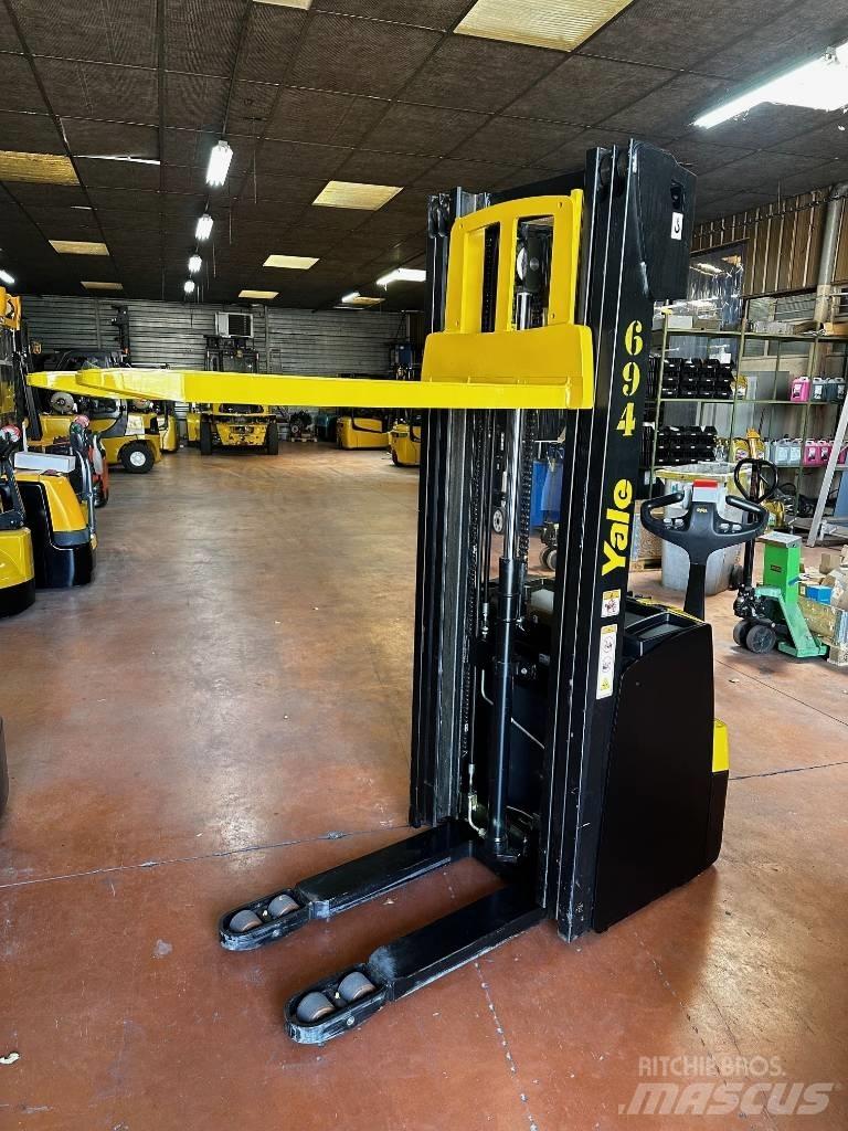 Yale MS 16 EL Empilhador para operador externo