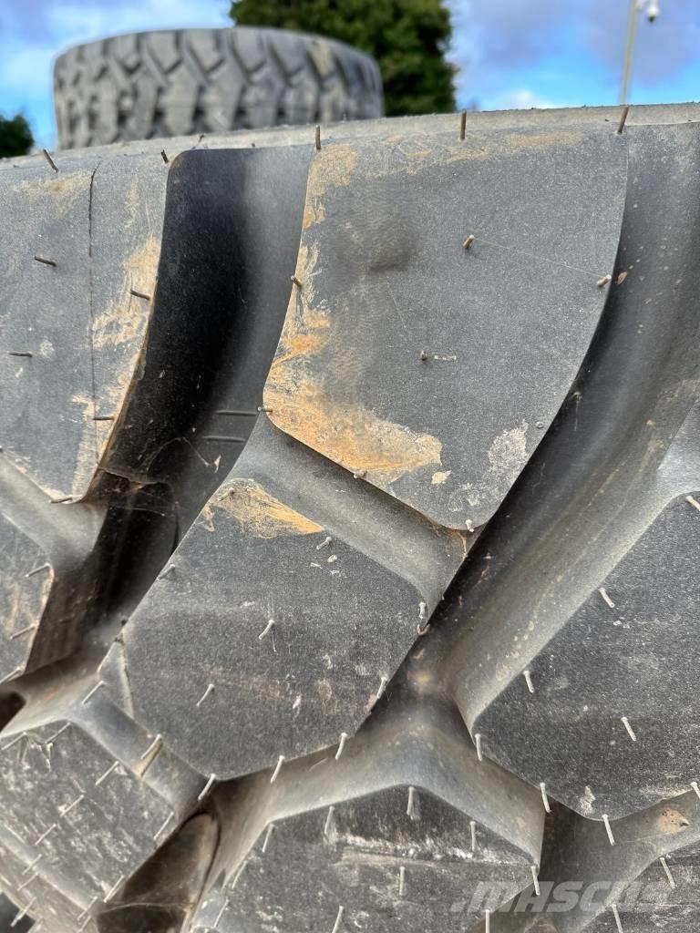  ROCK RADIAL 23.5R25 Pneus