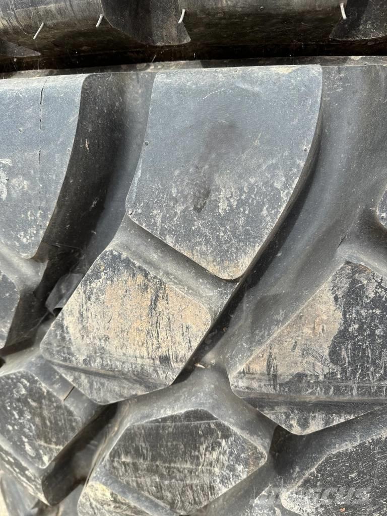  ROCK RADIAL 23.5R25 Pneus