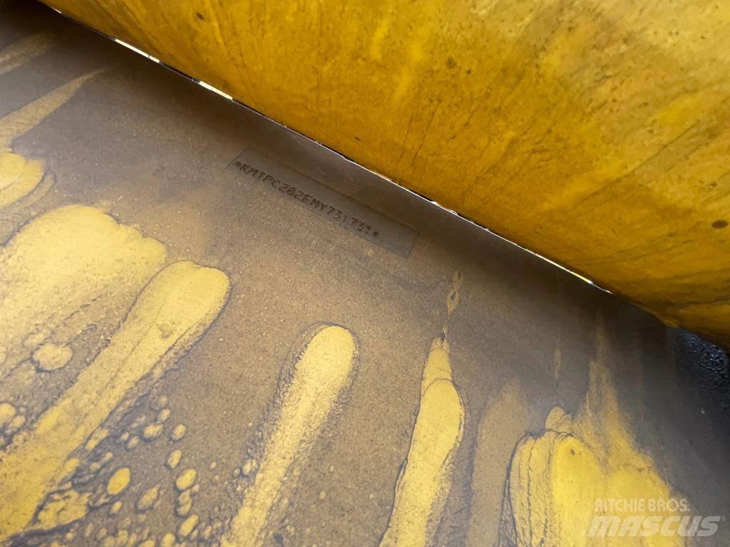 Komatsu PC210-10MO Escavadeiras de esteiras