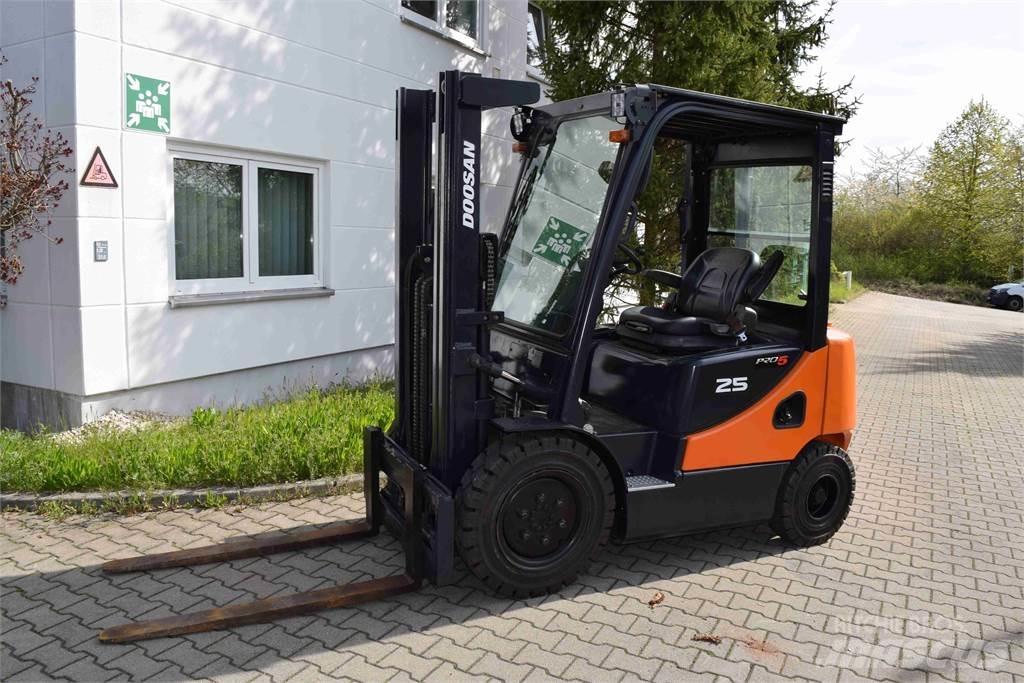 Doosan D 25 S-5 Empilhadores Diesel