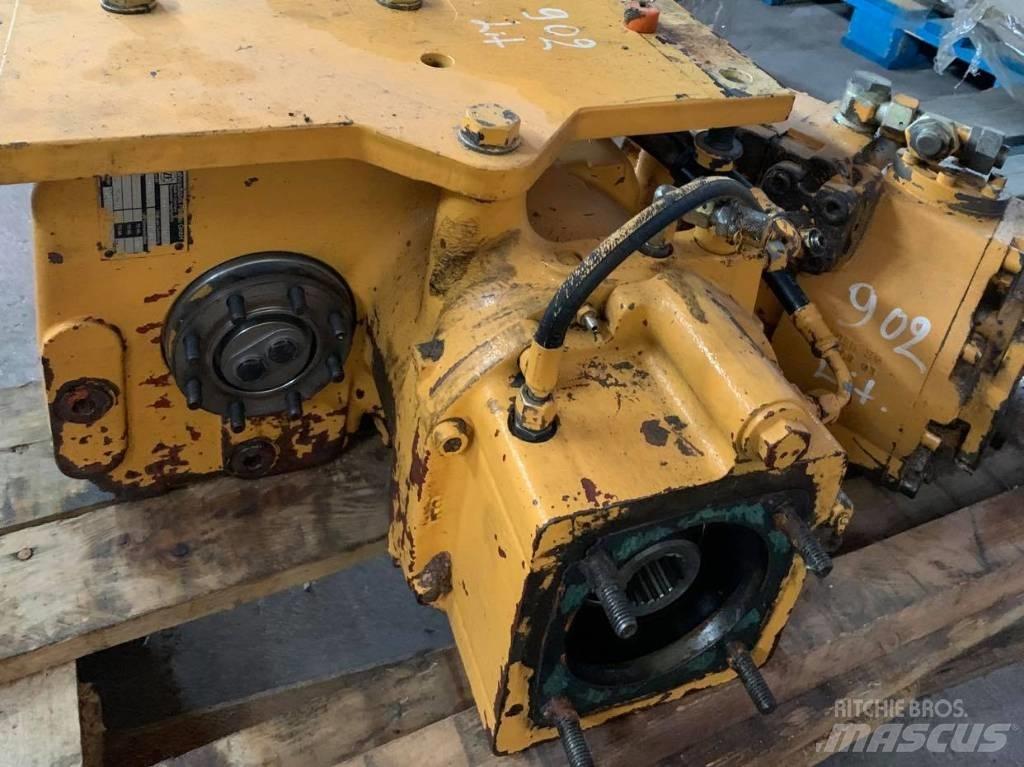 Liebherr 902 Transmissăo