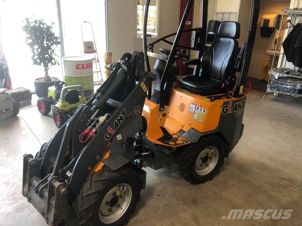 GiANT G 1200 Carregadora multifunções