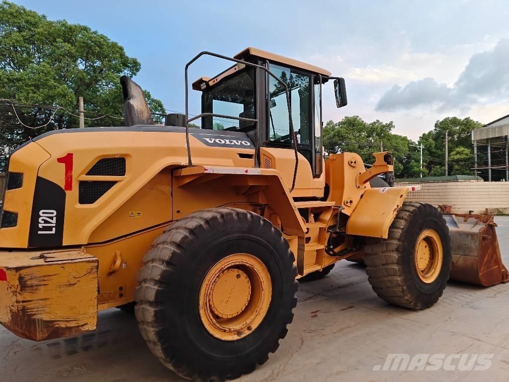 Volvo L 120 Carregadeiras de rodas