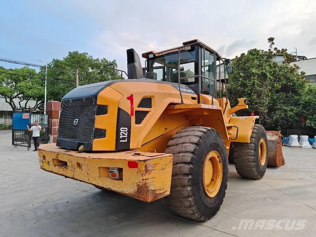Volvo L 120 Carregadeiras de rodas
