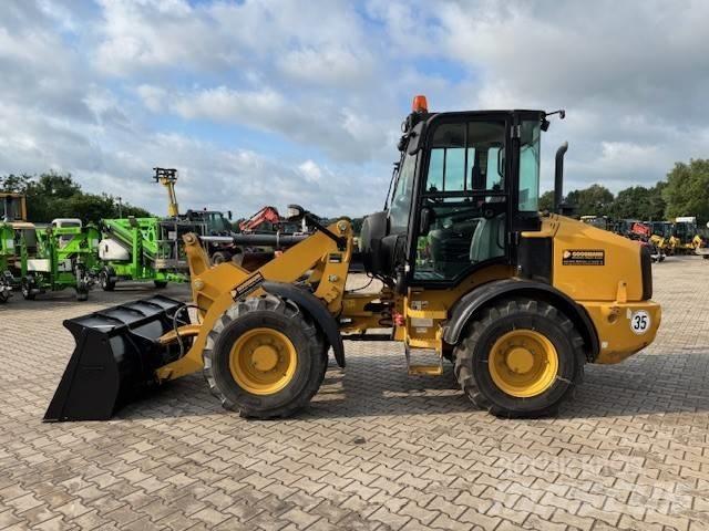 CAT 908 Carregadeiras de rodas