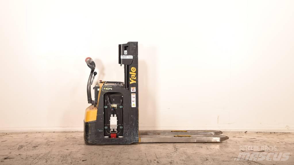 Yale MS20 Empilhador para operador externo