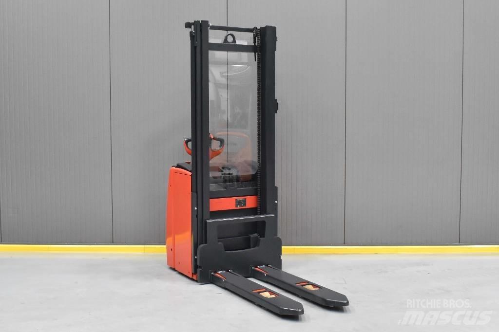 Linde L 14 Empilhador para operador externo
