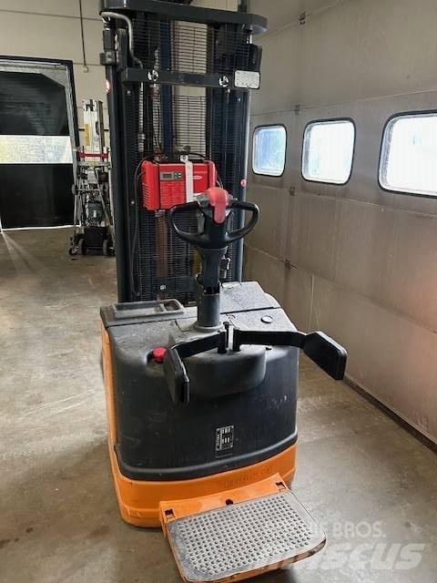 Still EGV 14 Empilhador para operador externo