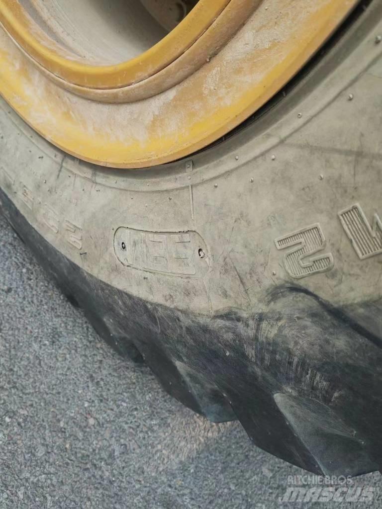 SEM 655D Carregadeiras de rodas