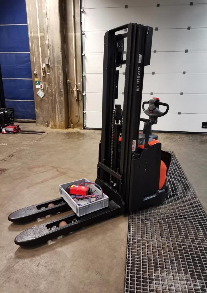 Toyota SWE140L Empilhador para operador externo