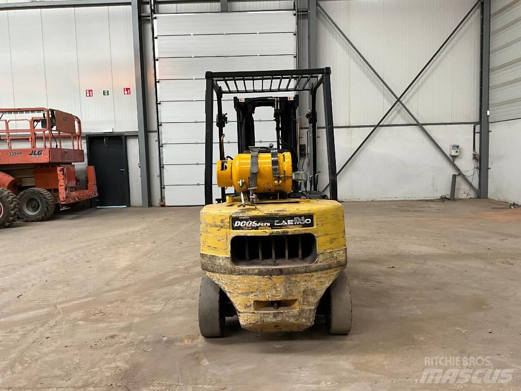 Doosan G 25 P-3 Empilhadores a gás