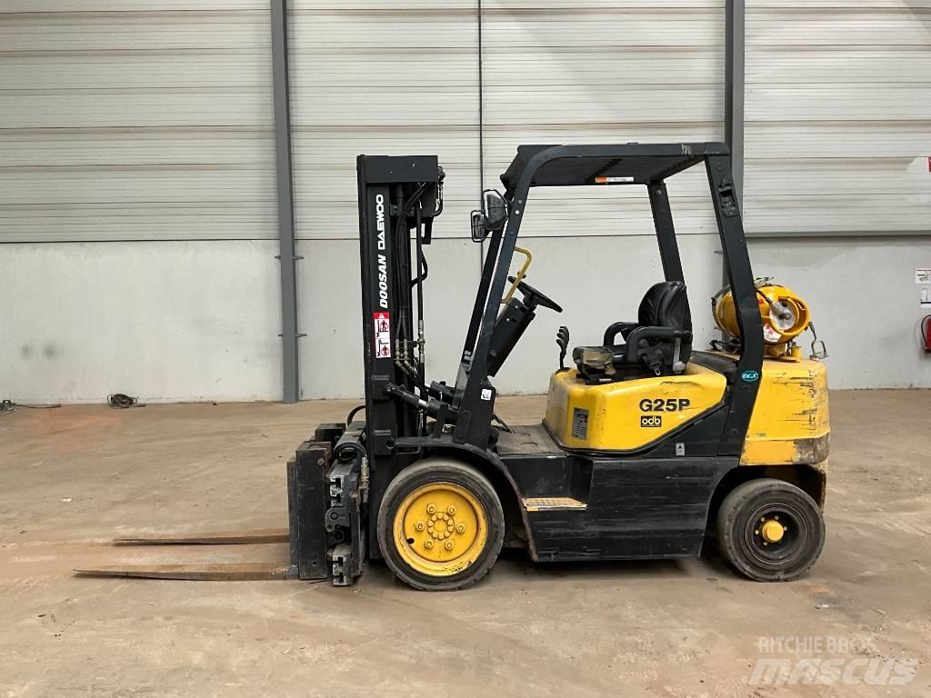 Doosan G 25 P-3 Empilhadores a gás