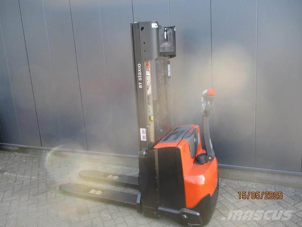 BT SWE 120 Empilhador para operador externo