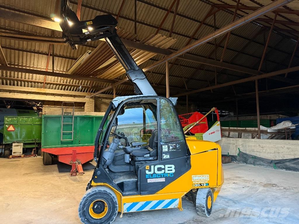 JCB 30-19 E Empilhadores eléctricos