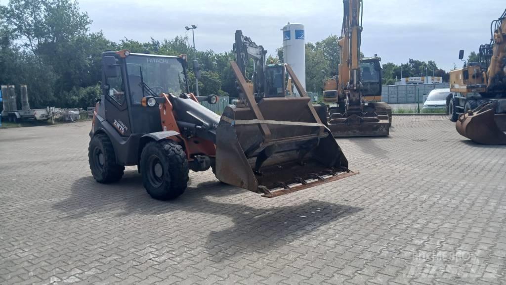 Hitachi ZW 75 Carregadeiras de rodas