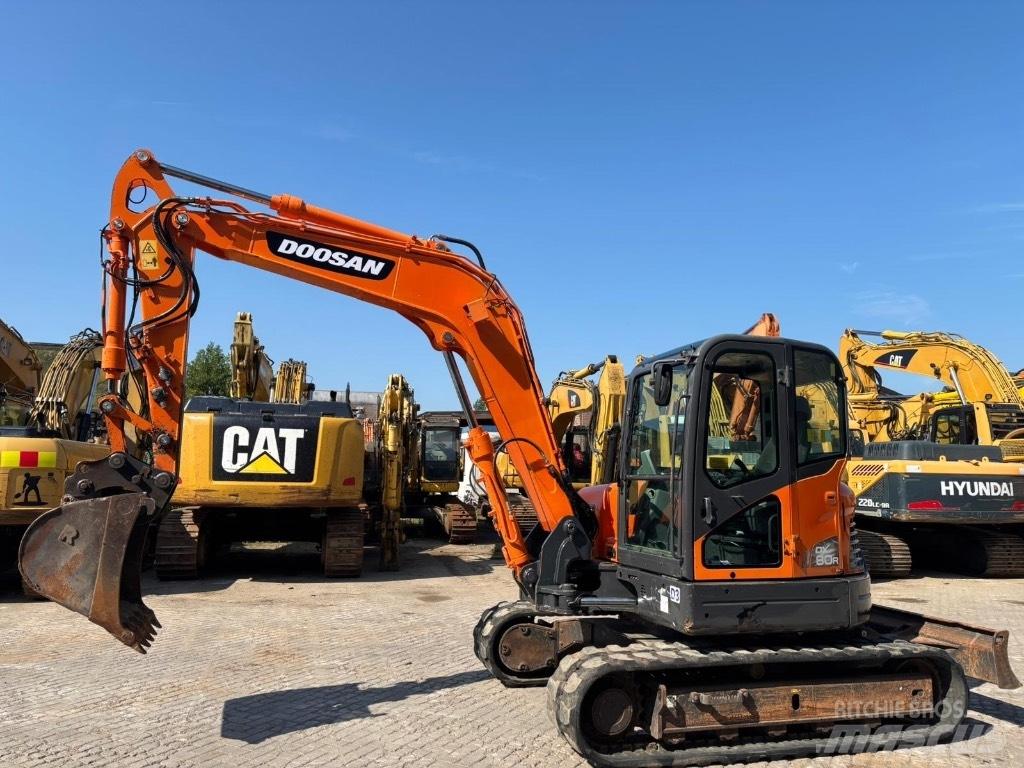 Doosan DX 80 R Escavadoras Midi 7t - 12t