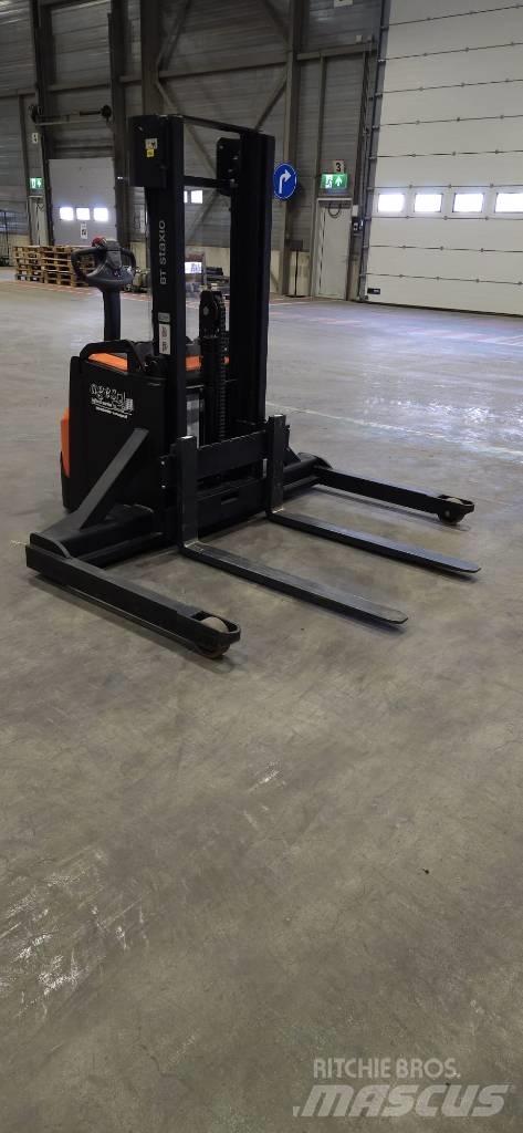 Toyota SWE140S Empilhador para operador externo