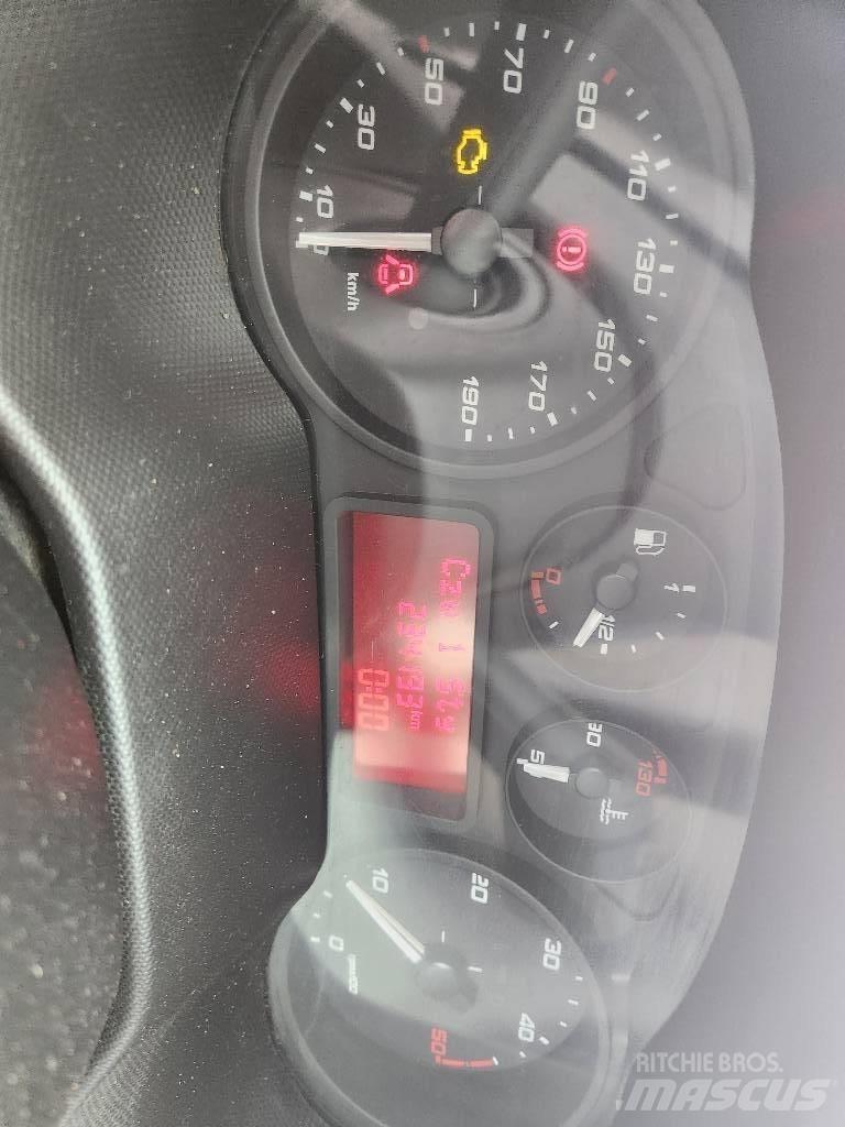 Iveco DAILY 35C14 Carrinhas de caixa fechada
