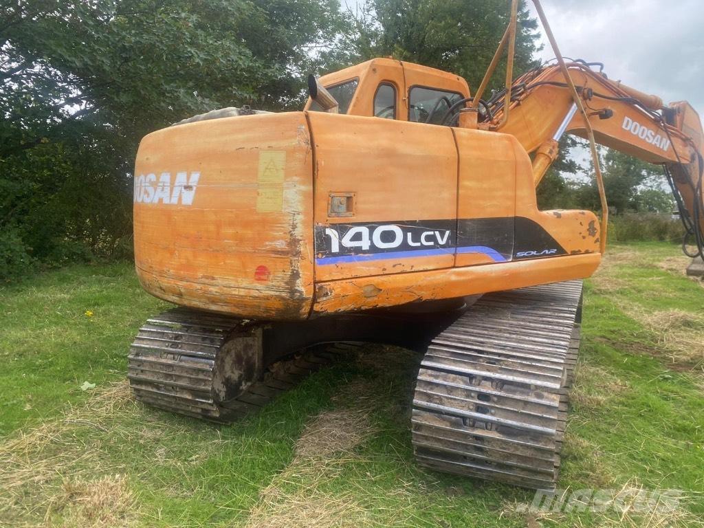 Doosan DX 140 Escavadoras de rodas