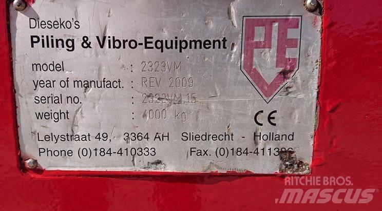 PVE 2323VM Bate-estacas vibratório